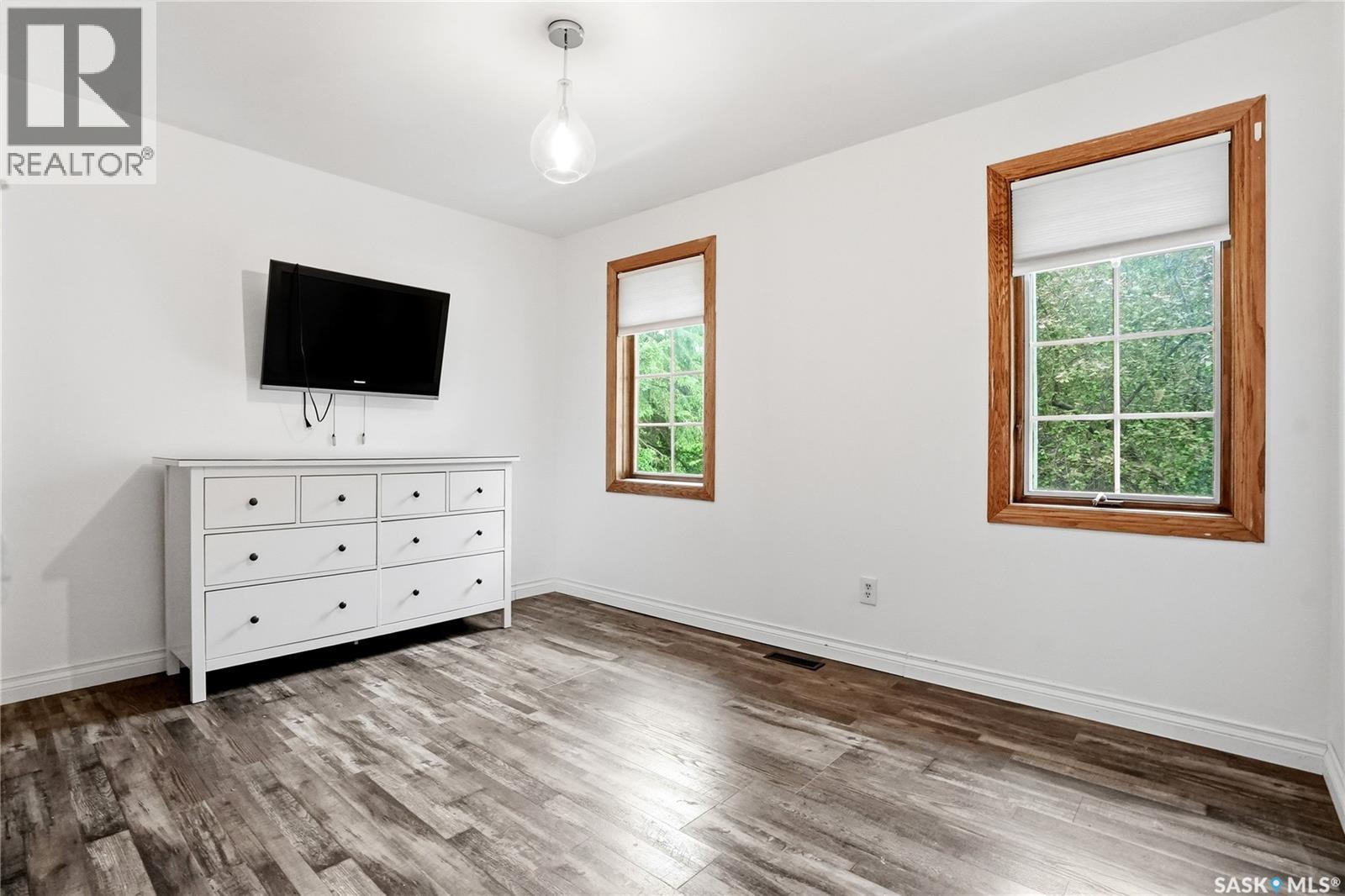 206 Willoughby CRESCENT — photo 40