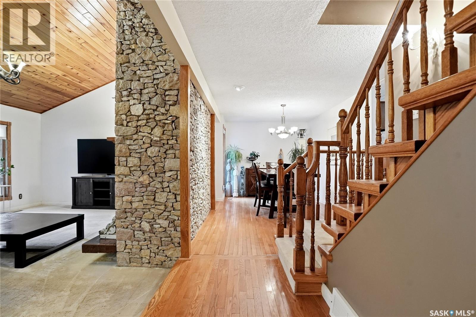 206 Willoughby CRESCENT - photo 5