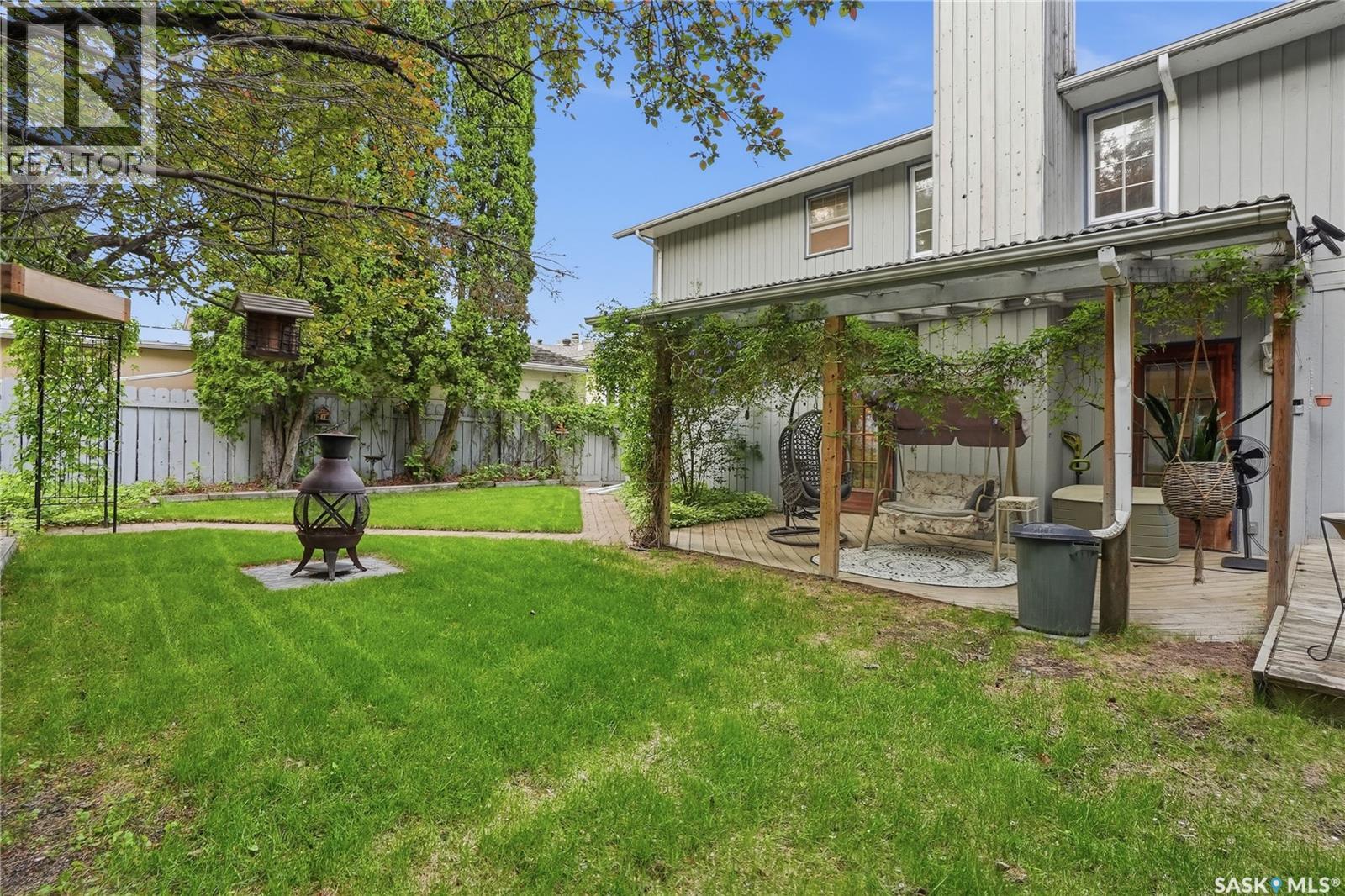 206 Willoughby CRESCENT — photo 58