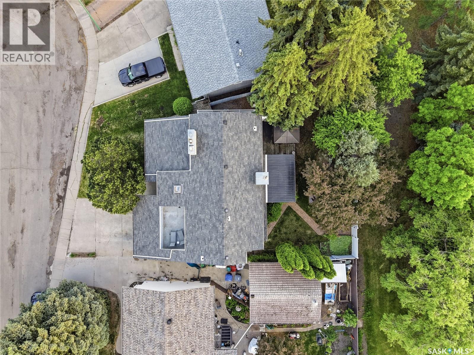 206 Willoughby CRESCENT — photo 72