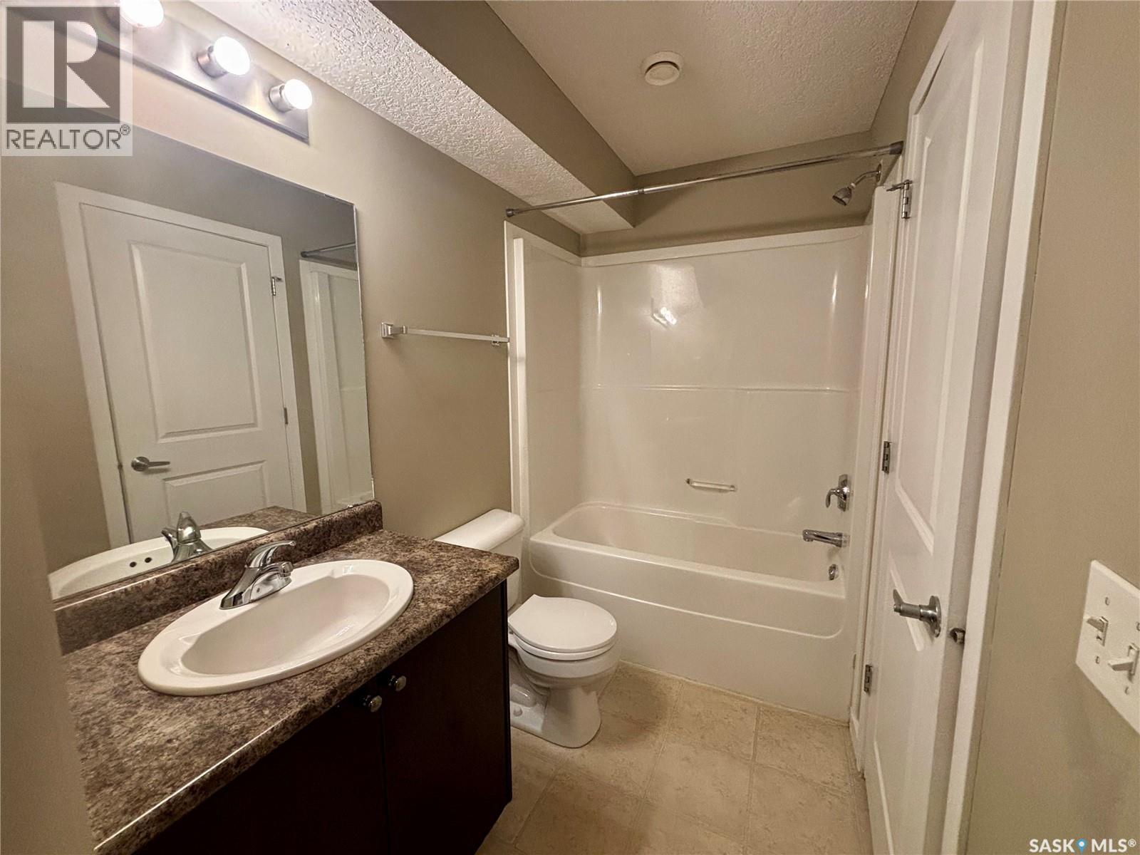 #82 5533 Blake CRESCENT - 8