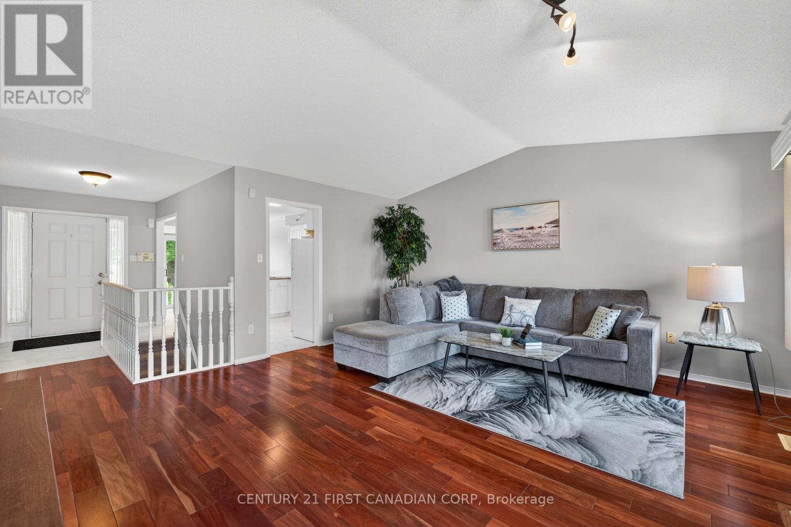 #14 861 SHELBORNE STREET - 14
