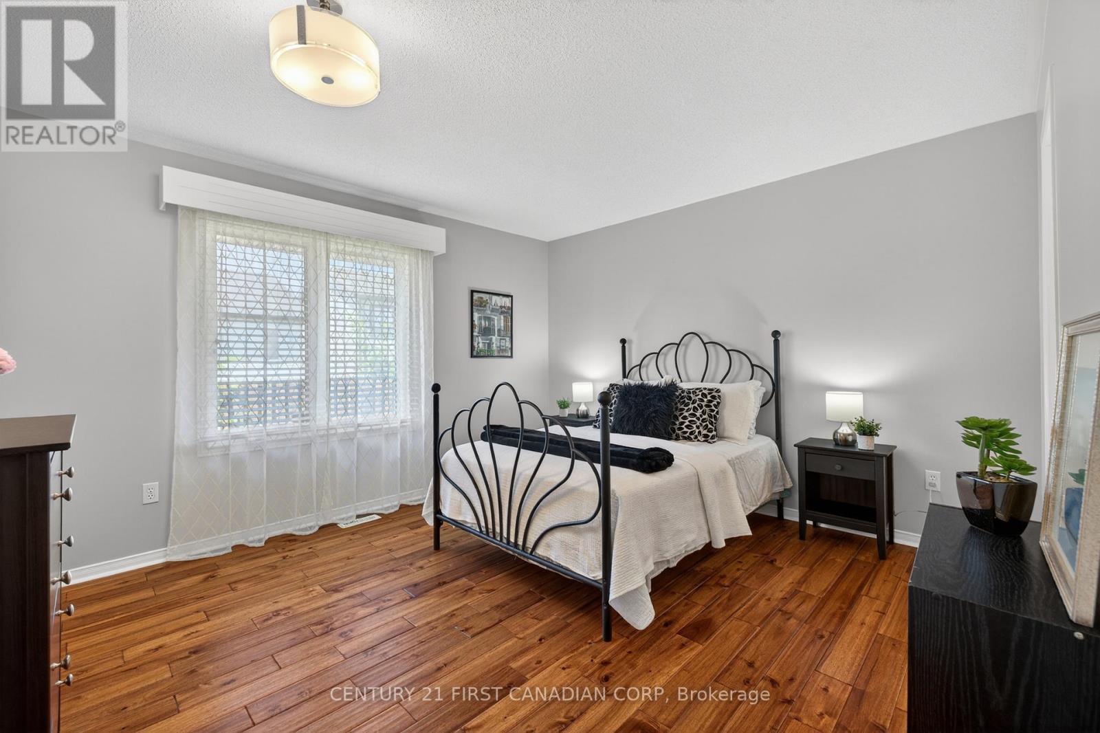 #14 861 SHELBORNE STREET - 19