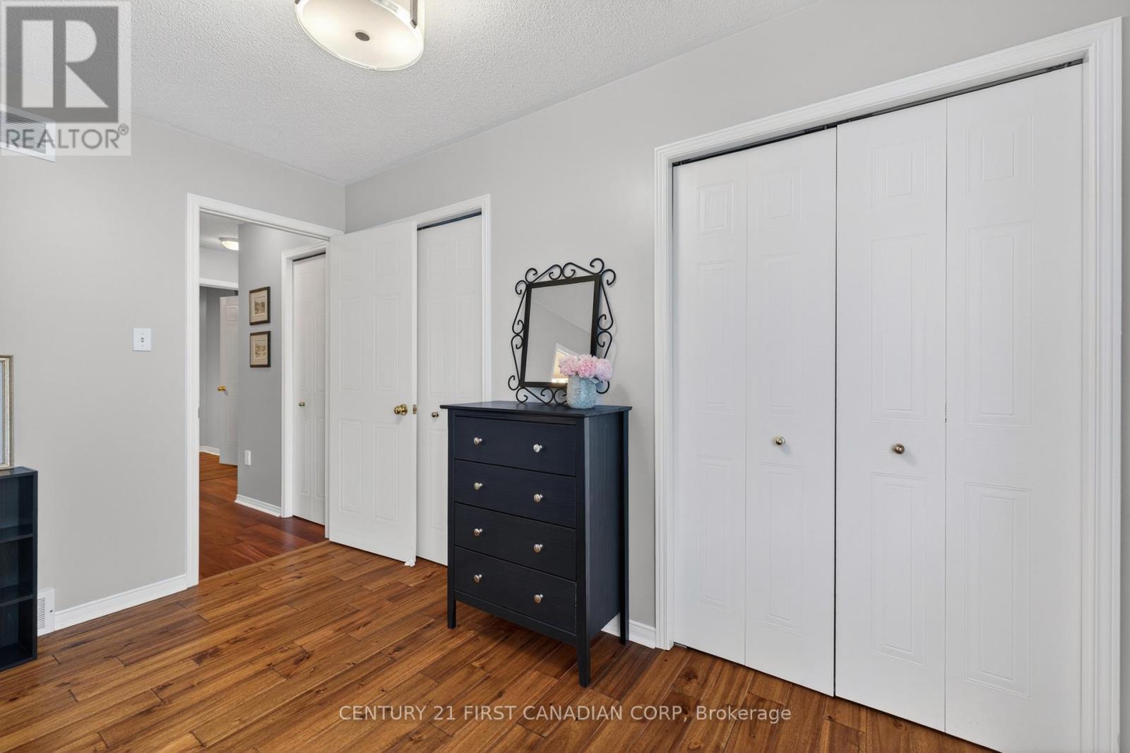 #14 861 SHELBORNE STREET - 21