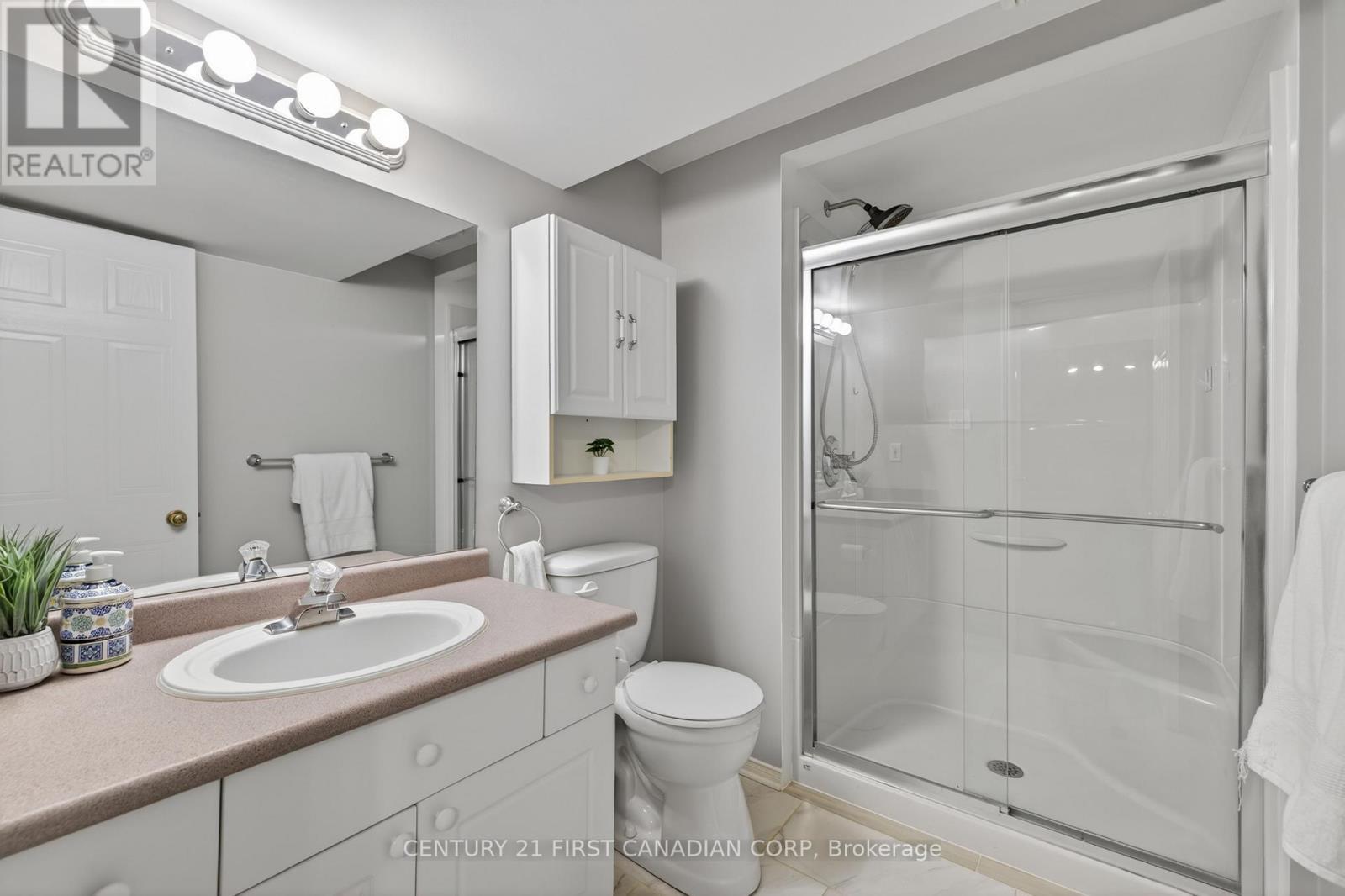 #14 861 SHELBORNE STREET - 27