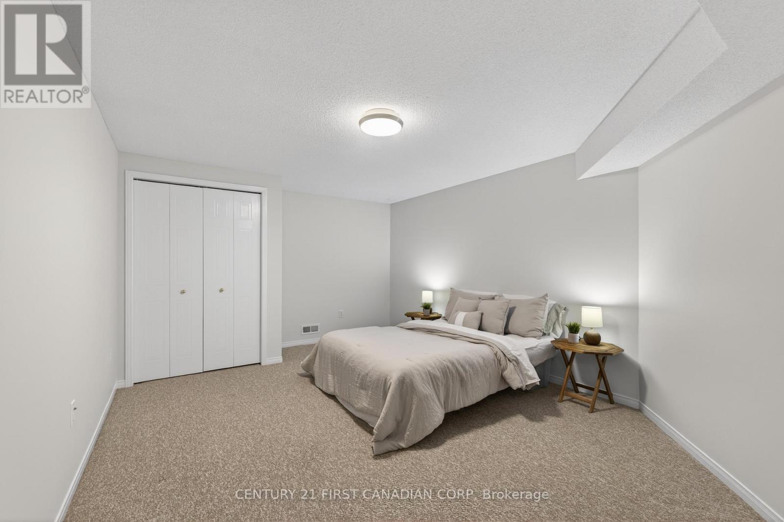 #14 861 SHELBORNE STREET - 28
