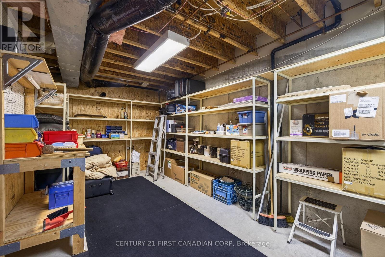 #14 861 SHELBORNE STREET - 38