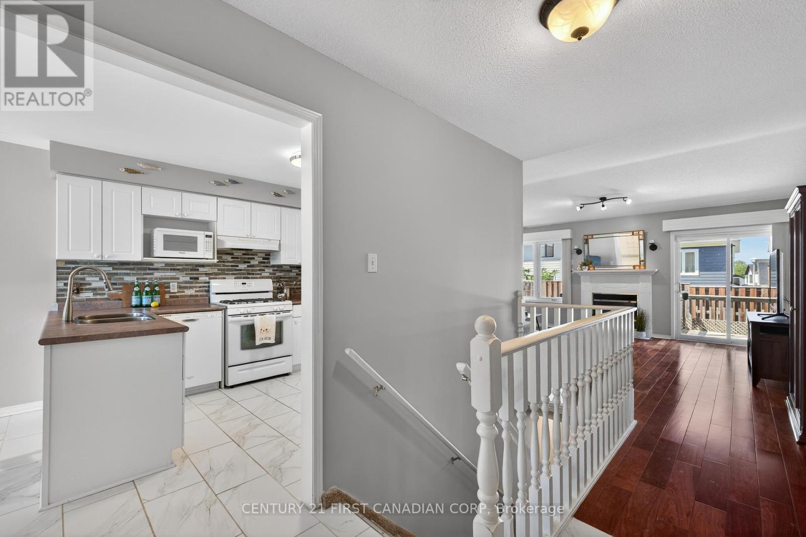 #14 861 SHELBORNE STREET - 5