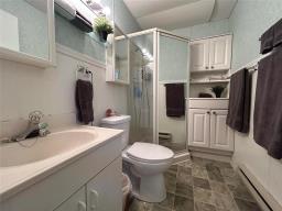 4 80 Sherwood Street, Gull Lake, MB R0E0C0 Photo 36