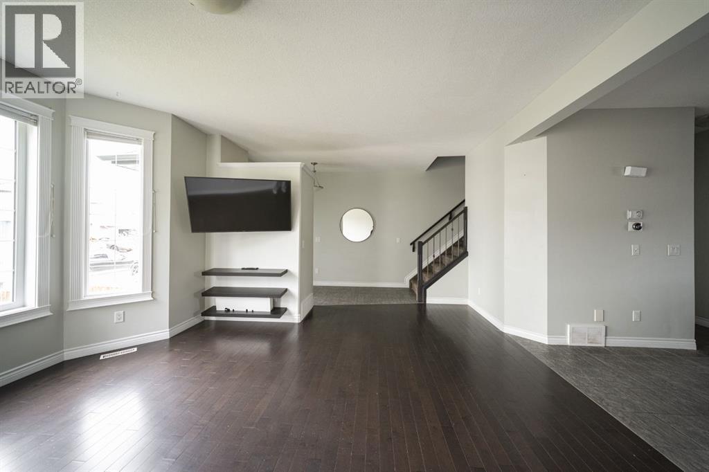474 Walnut Crescent - photo 4