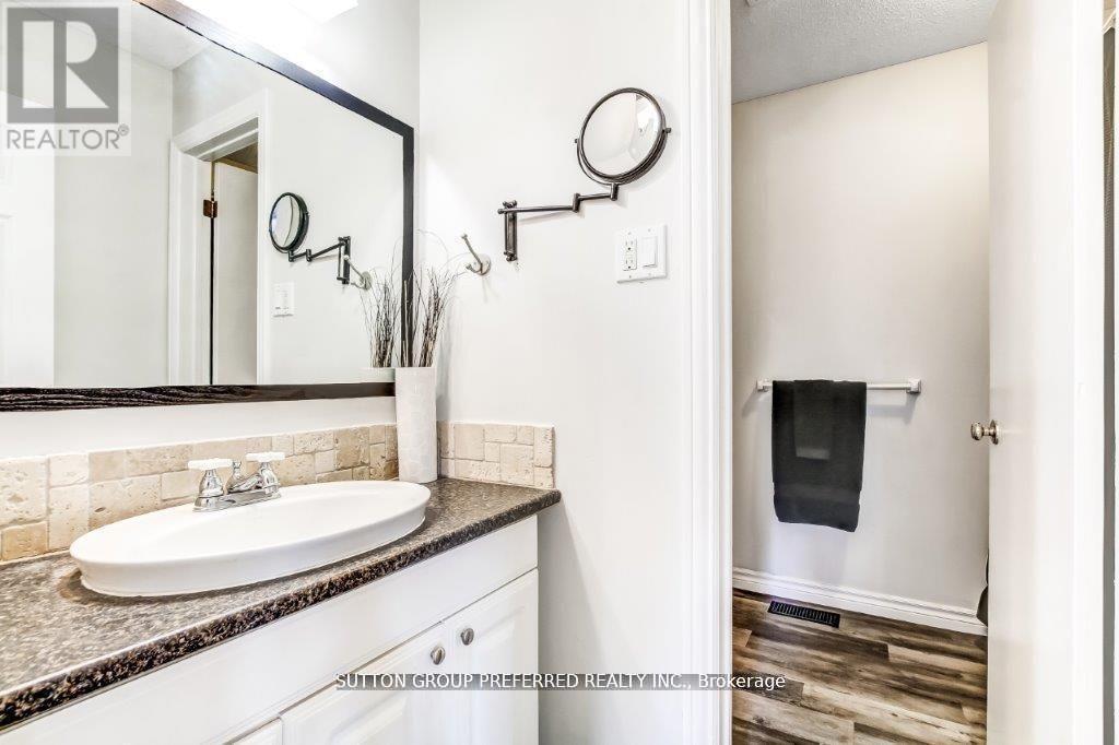 10 BERKSHIRE COURT - 13