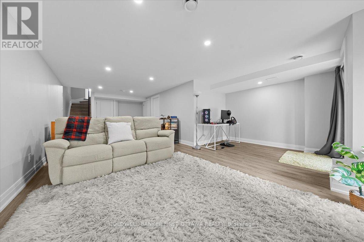 3 Bed, 3 Bath House for Sale in Ottawa – 52 PORTER STREET, Ottawa – MLS# X13414604 - Image 32