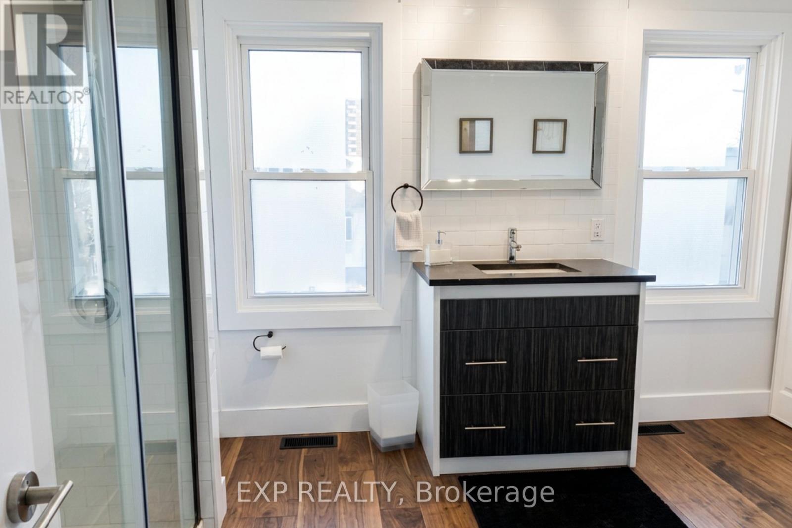 2 Bed, 3 Bath House for Sale in Ottawa – 323 MONTFORT STREET, Ottawa – MLS# X13414842 - Image 4