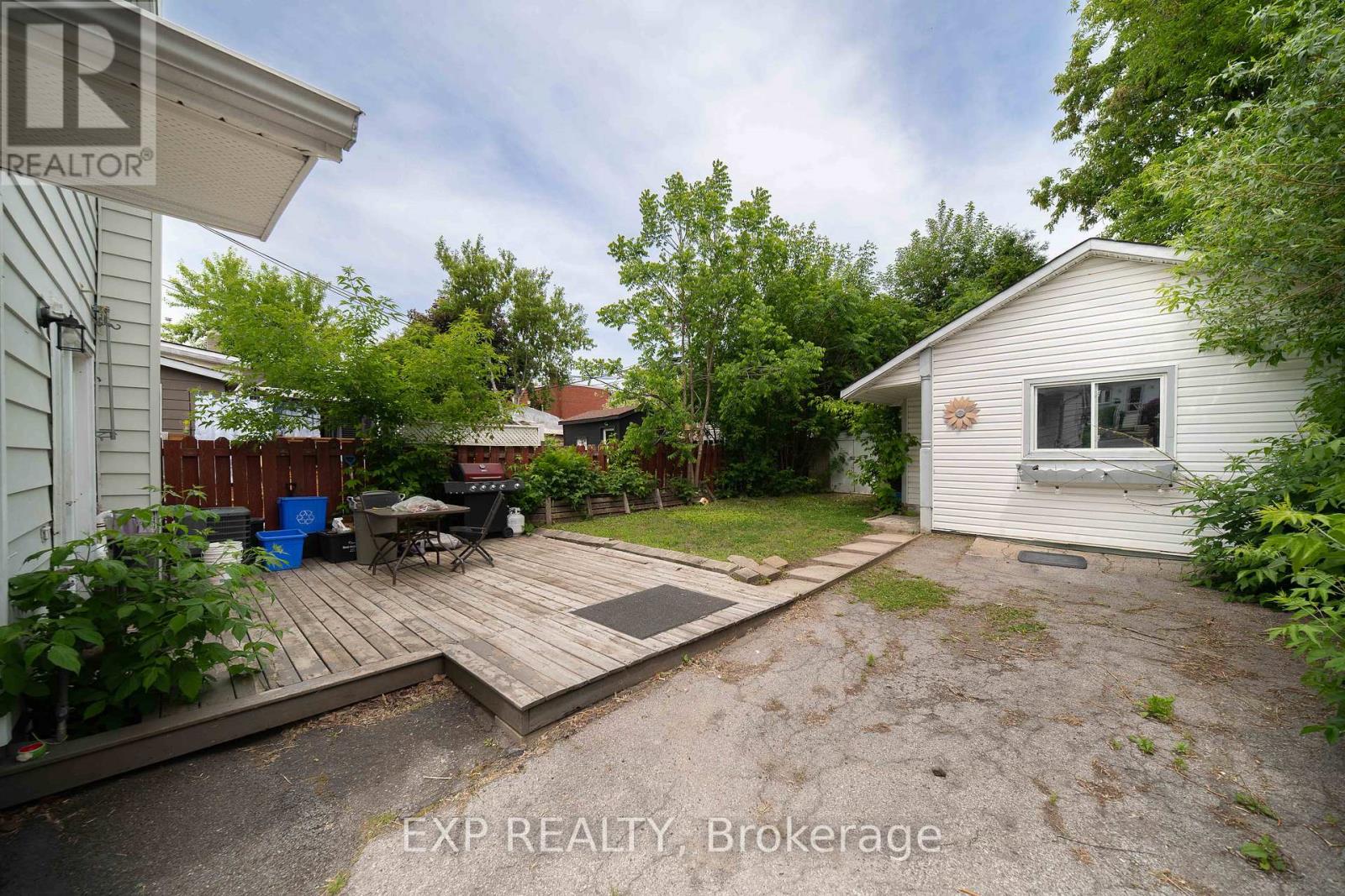 2 Bed, 3 Bath House for Sale in Ottawa – 323 MONTFORT STREET, Ottawa – MLS# X13414842 - Image 26
