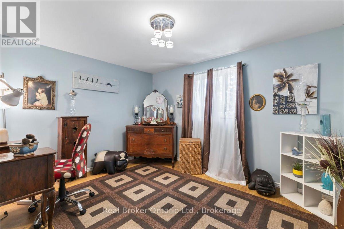 109 MILLER CRESCENT - 12