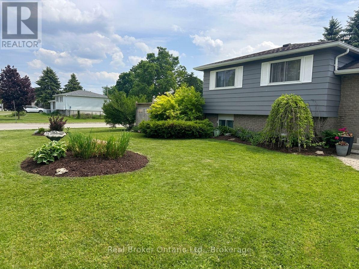109 MILLER CRESCENT - 26