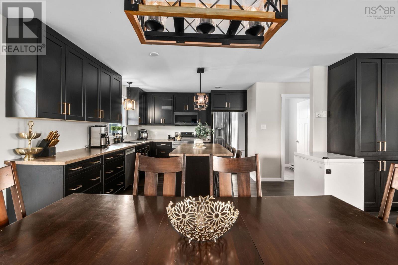 Property 17 of 51 of 6 Wilmington Court