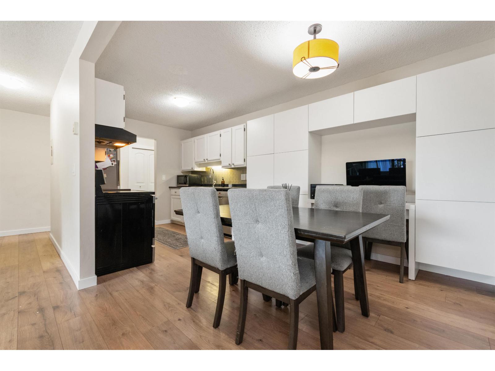 210 45900 LEWIS AVENUE, Chilliwack Proper West, Chilliwack