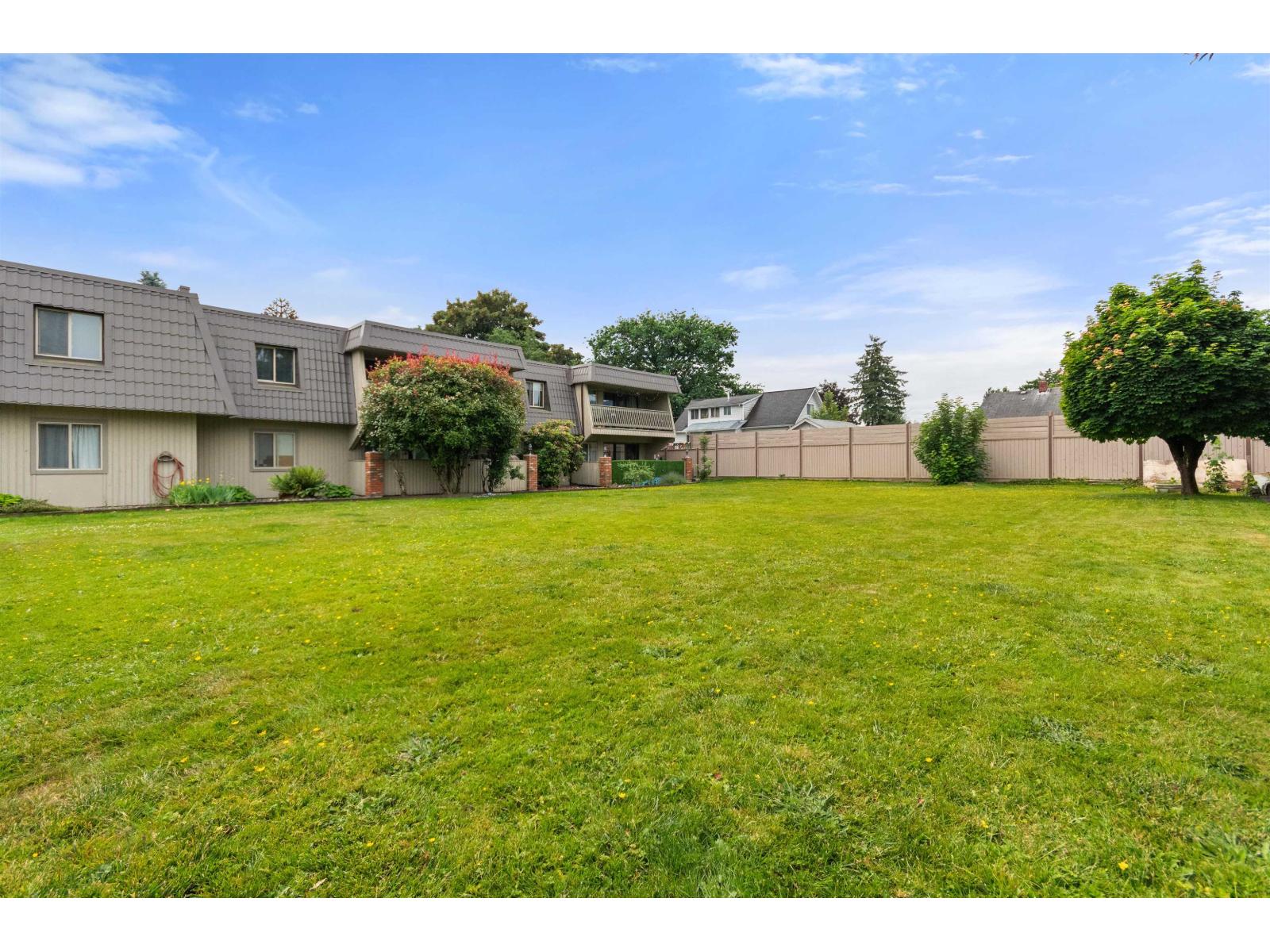 210 45900 LEWIS AVENUE, Chilliwack Proper West, Chilliwack