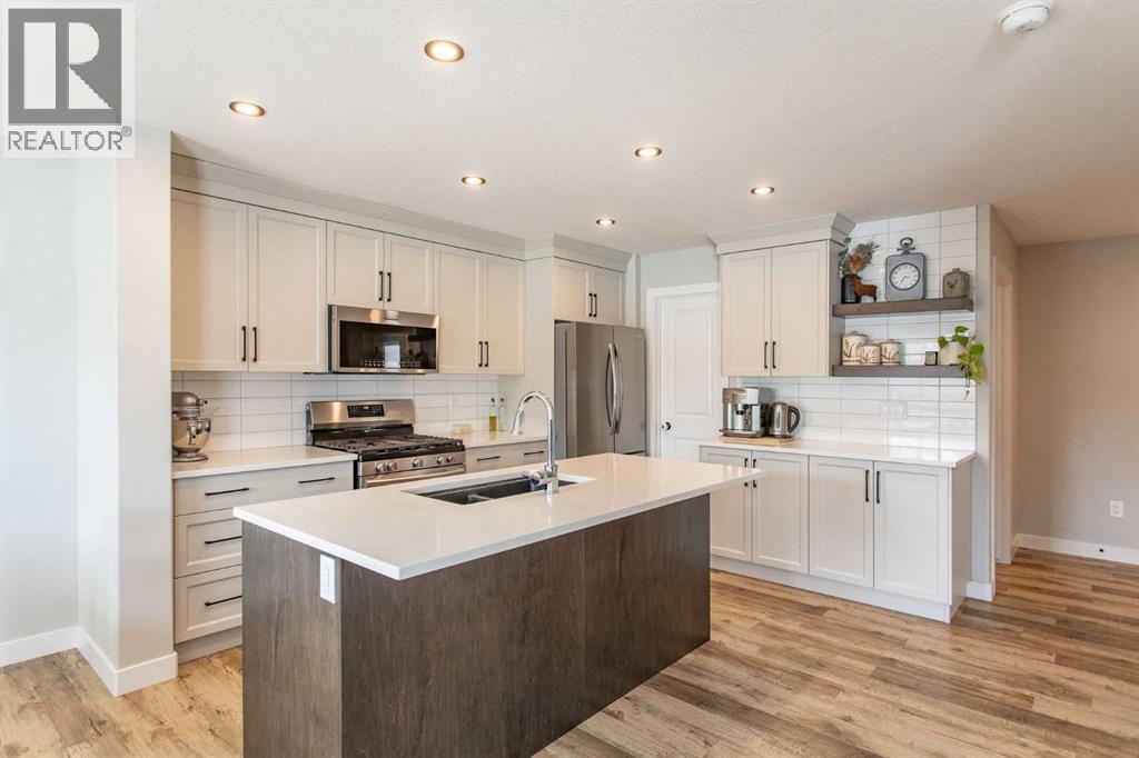 Floor to ceiling cabinets, pantry
