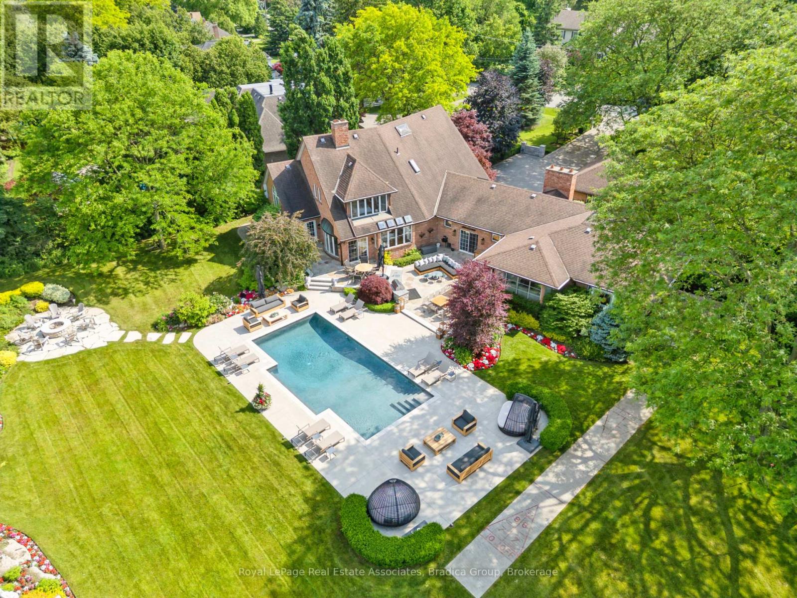 Listing photo of 19 LORRAINE GARDENS