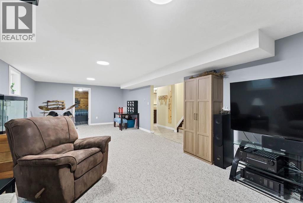 2520 22 Avenue SE — photo 24