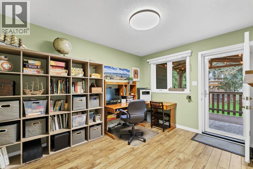 2520 22 Avenue SE — photo 21