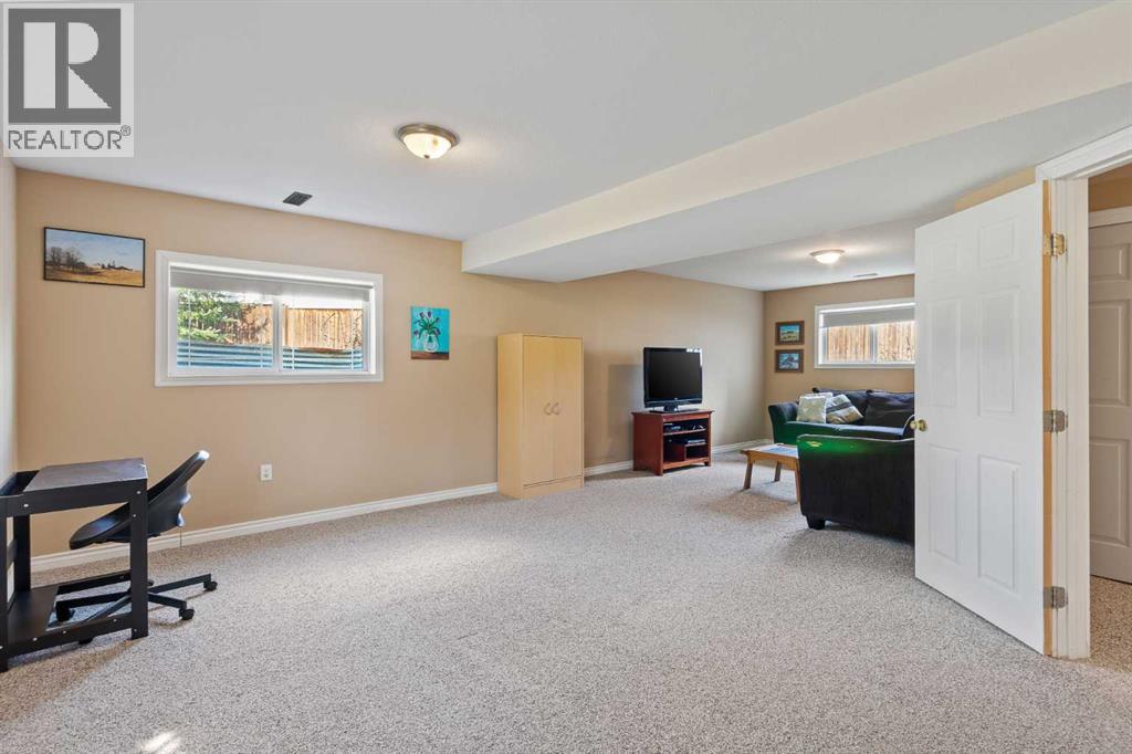 110 Pleasant Drive - 38