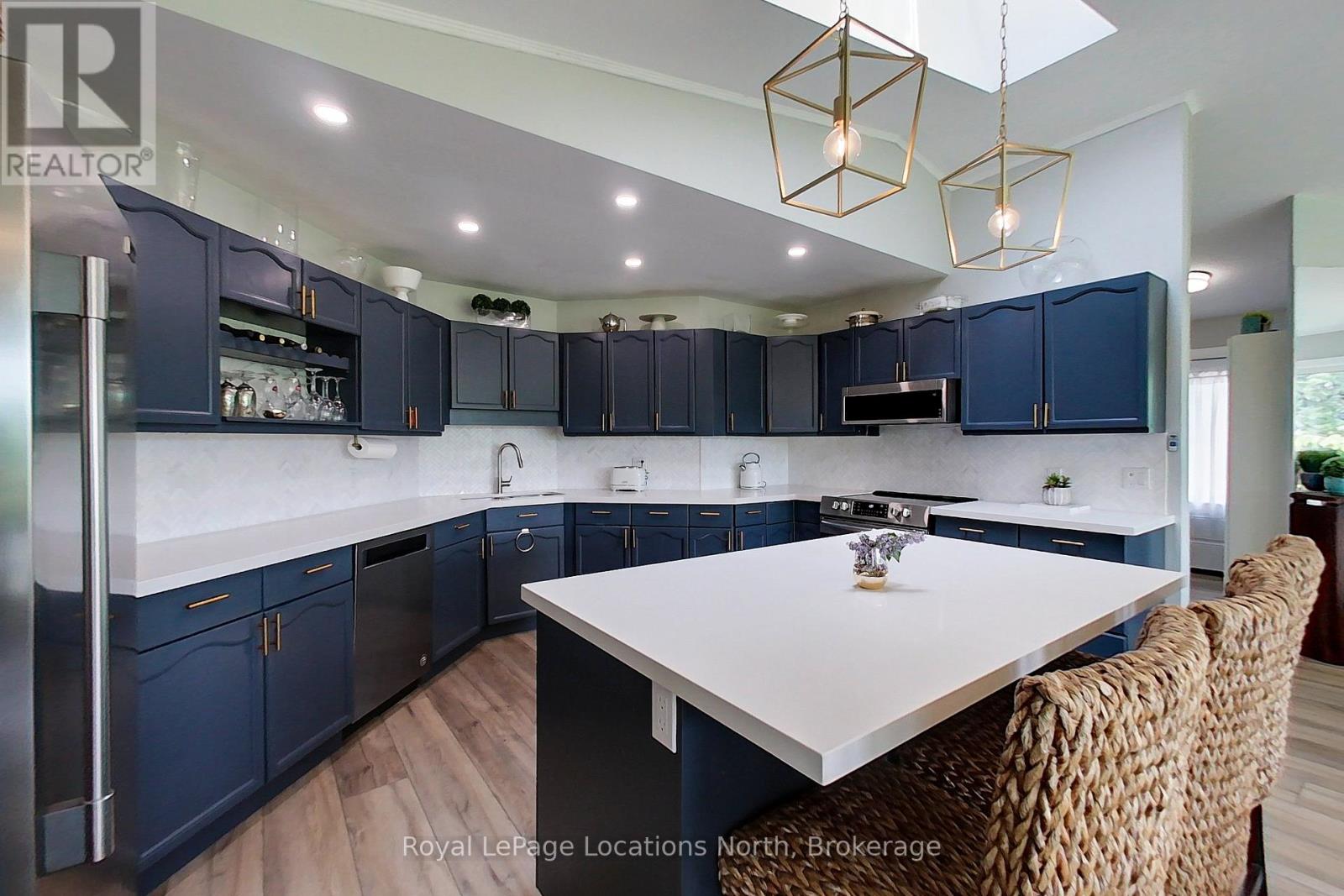 26106 EUPHRASIA ST. VINCENT TOWNLINE - 16