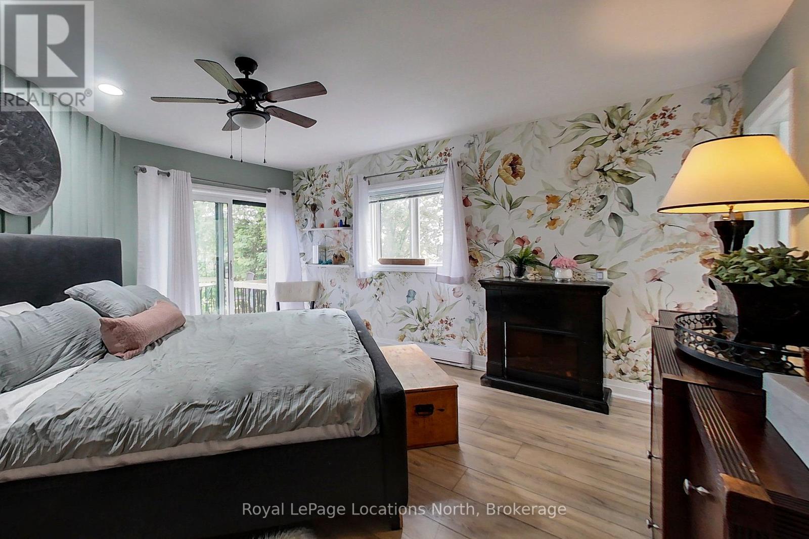 26106 EUPHRASIA ST. VINCENT TOWNLINE - 24