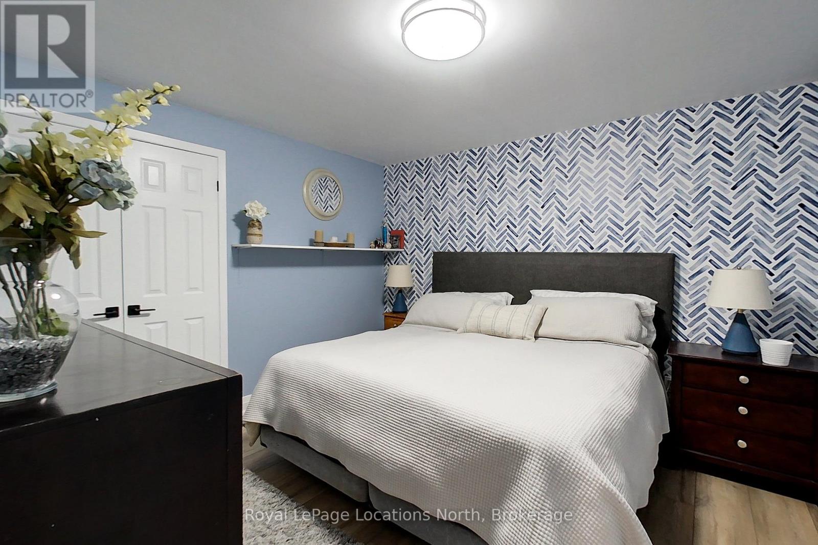 26106 EUPHRASIA ST. VINCENT TOWNLINE - 37