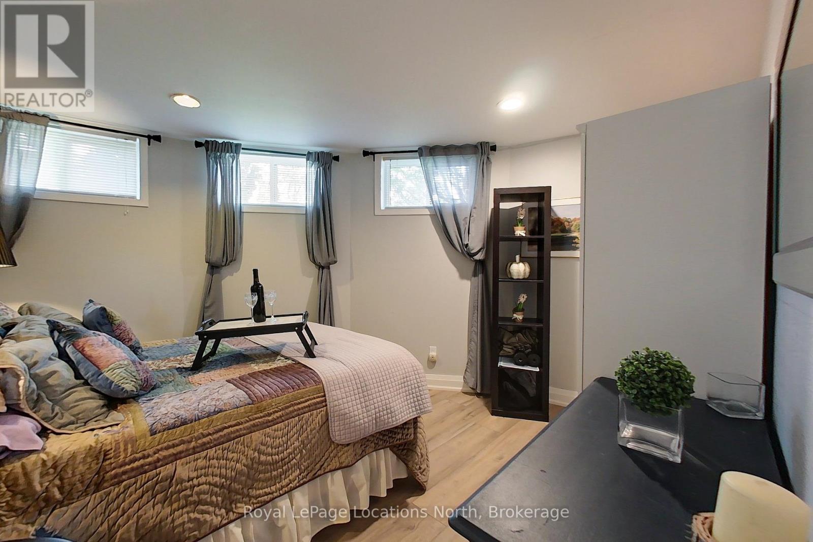 26106 EUPHRASIA ST. VINCENT TOWNLINE - 39
