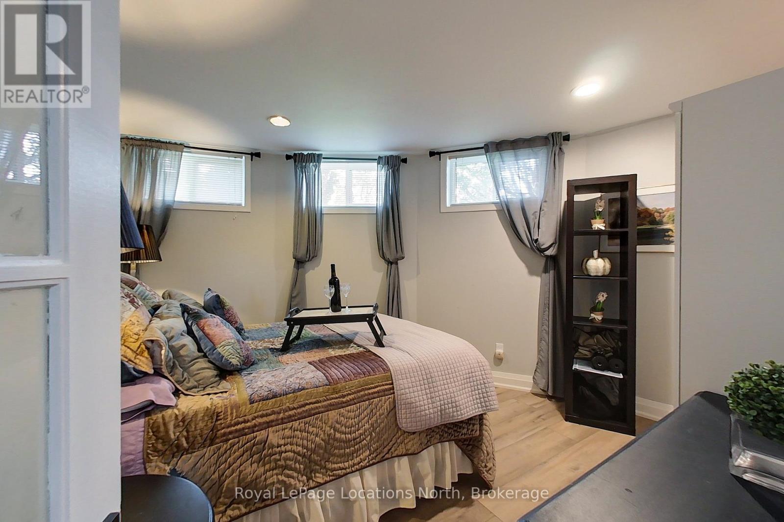 26106 EUPHRASIA ST. VINCENT TOWNLINE - 41