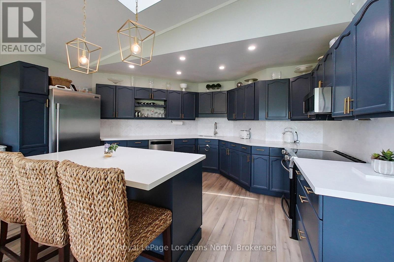 26106 EUPHRASIA ST. VINCENT TOWNLINE - 43