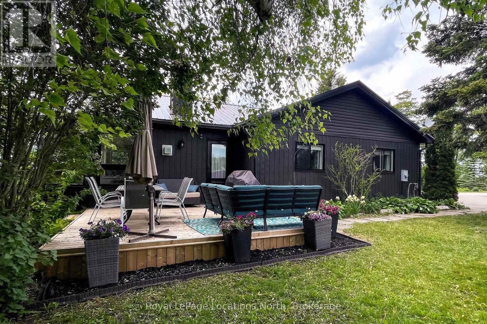 26106 EUPHRASIA ST. VINCENT TOWNLINE - 5