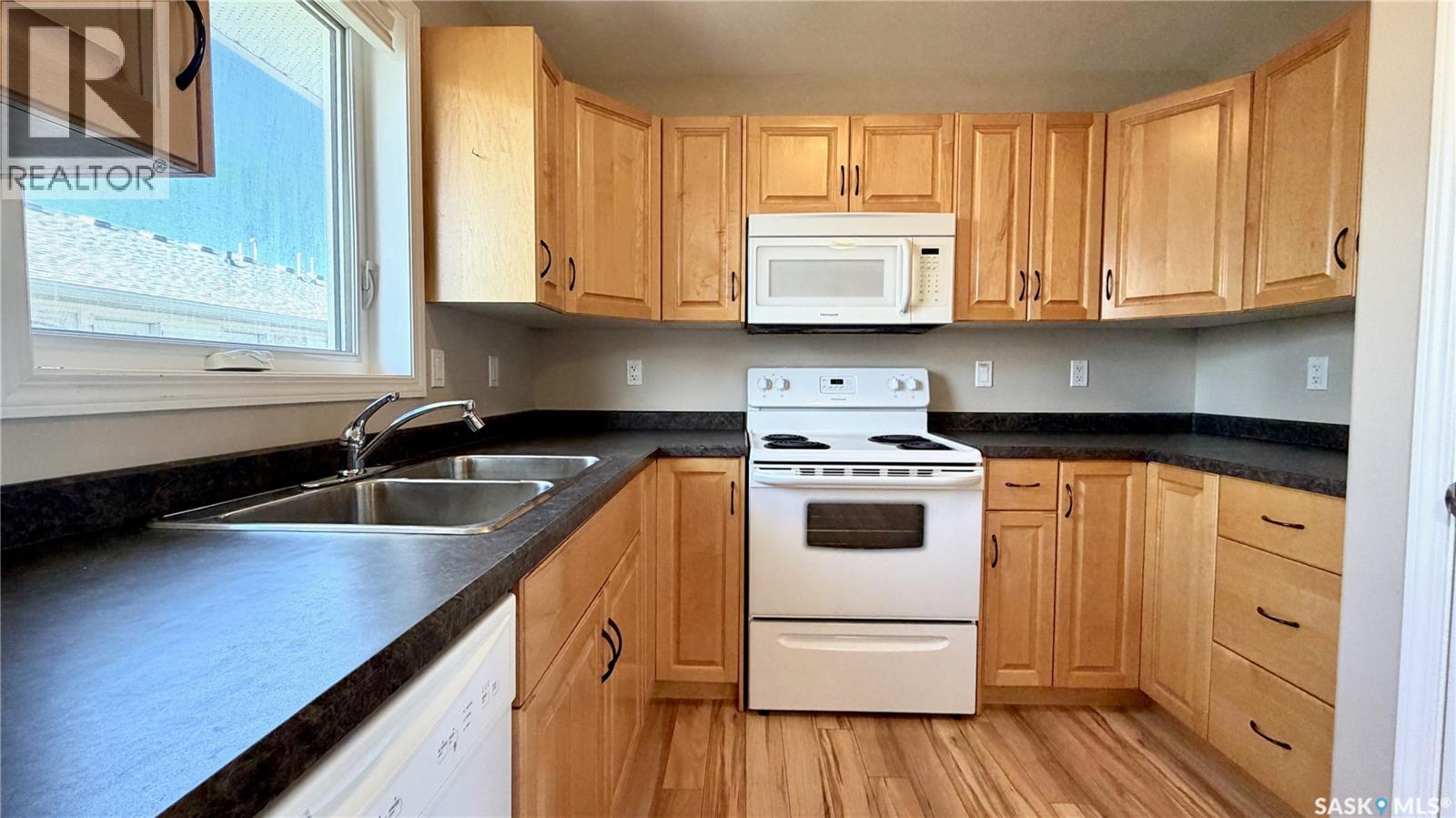 19 200 Hiebert CRESCENT — photo 11