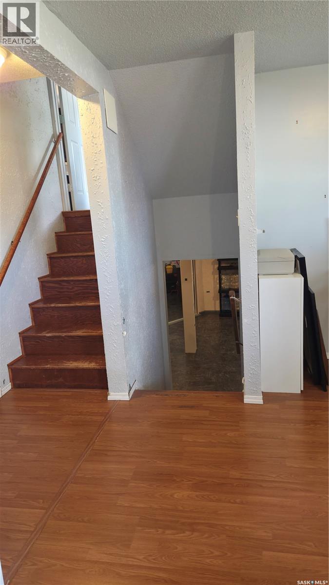 1107 Lillooet STREET W - 15