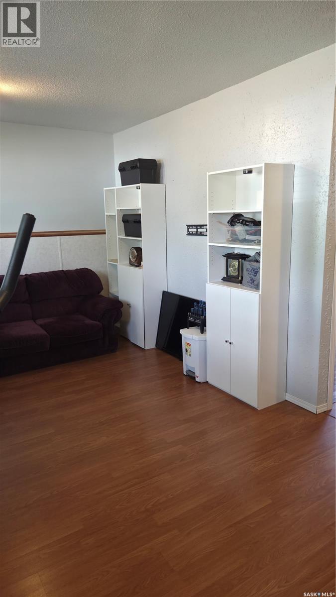 1107 Lillooet STREET W - 32