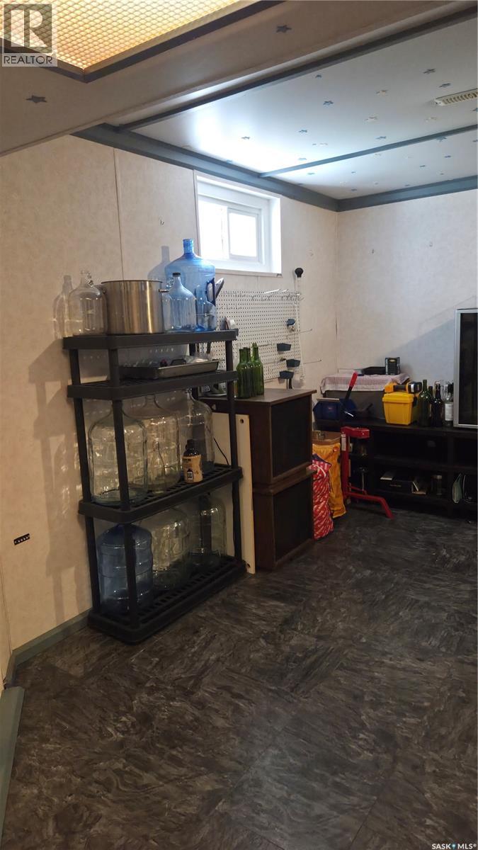 1107 Lillooet STREET W - 34