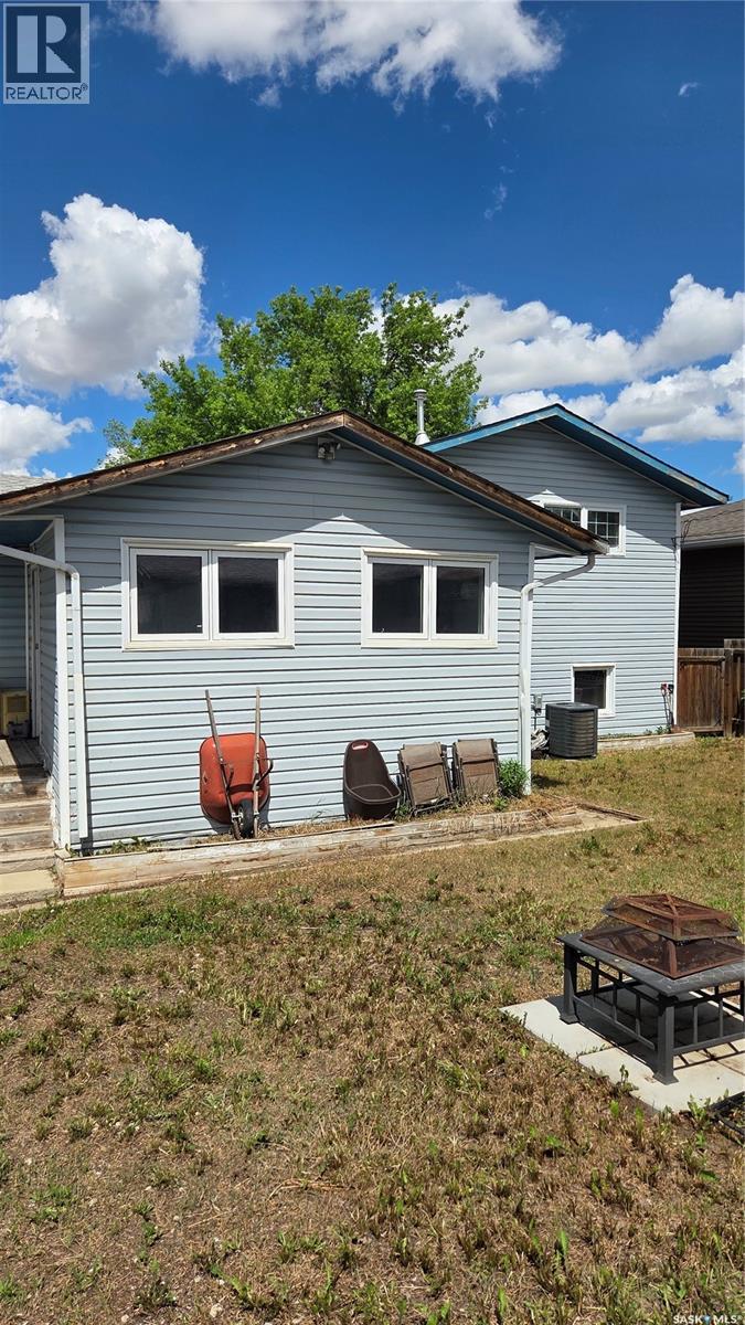 1107 Lillooet STREET W - 39