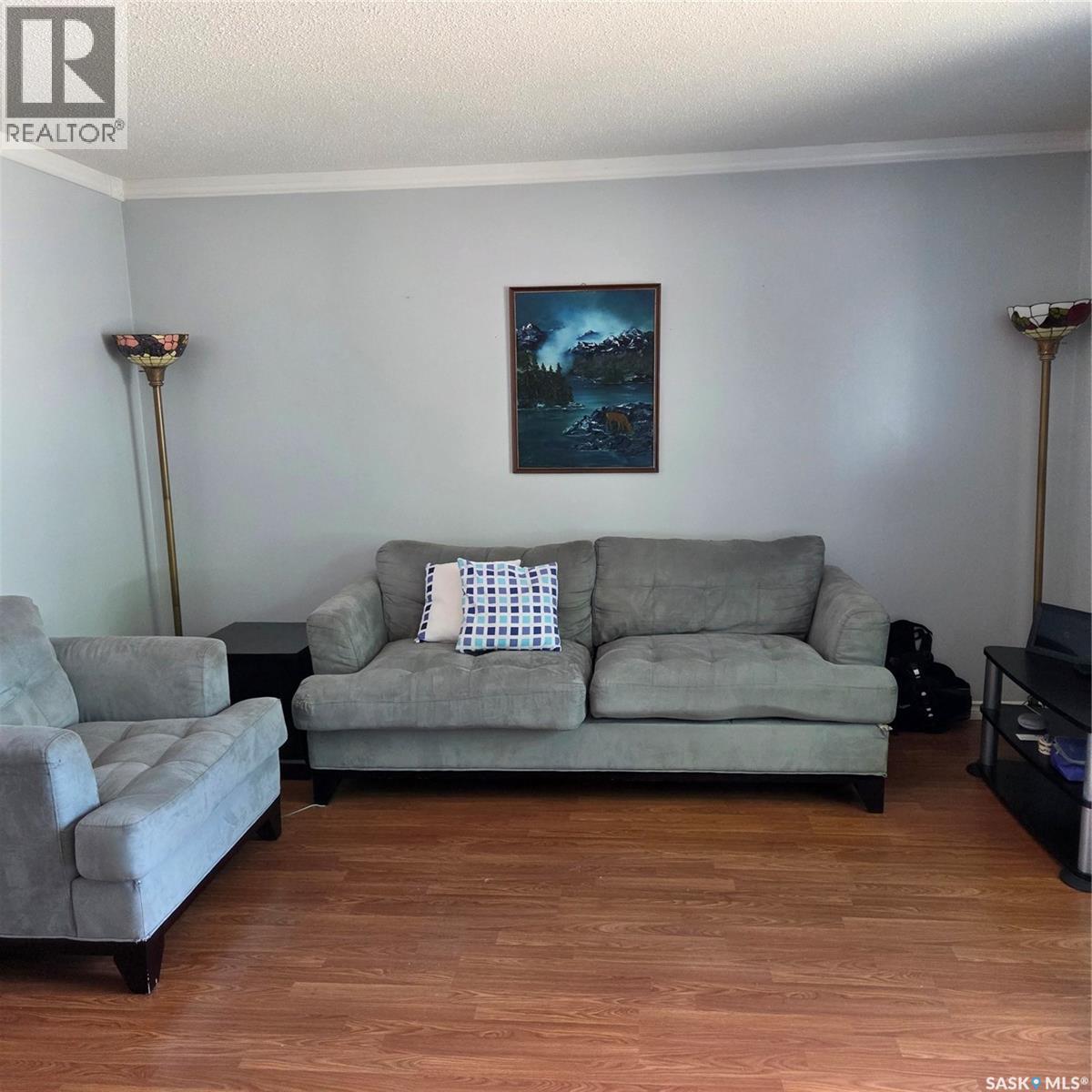 1107 Lillooet STREET W - 5
