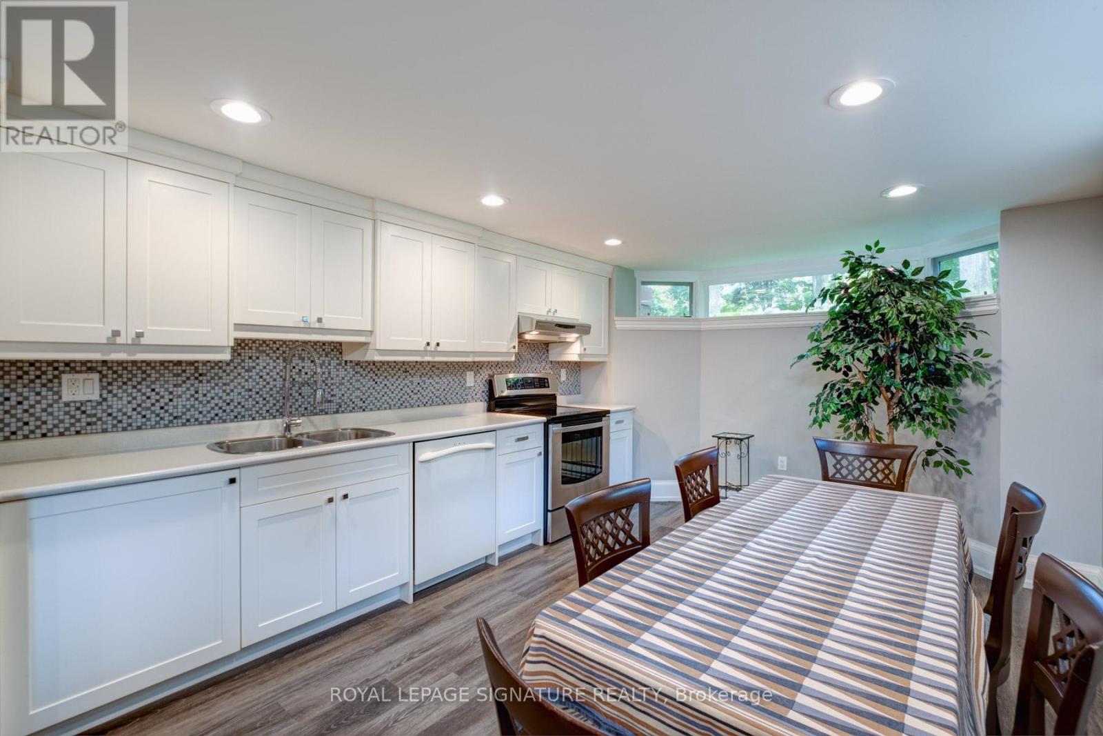 20 TAYLOR DRIVE - 30