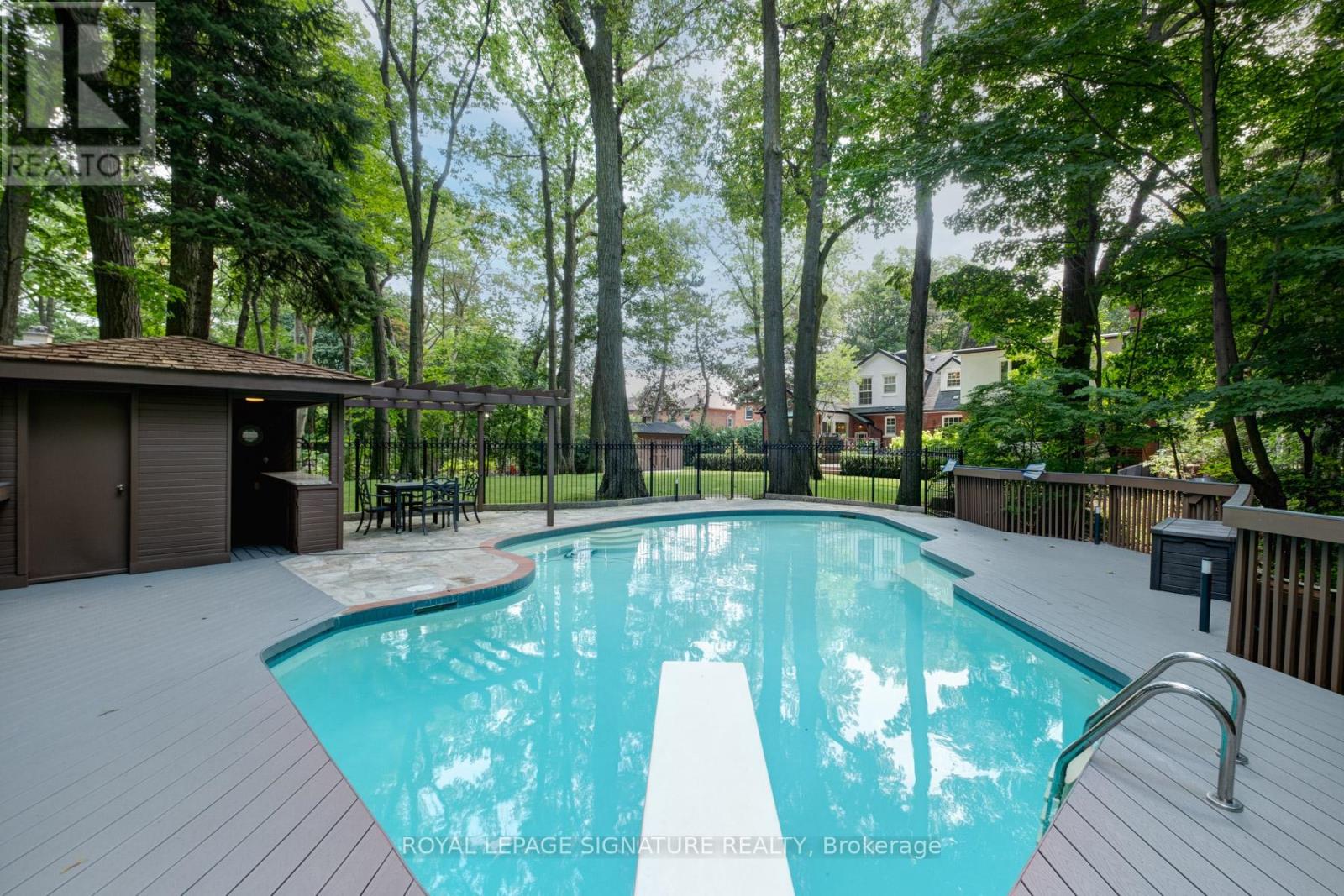 20 TAYLOR DRIVE - 41