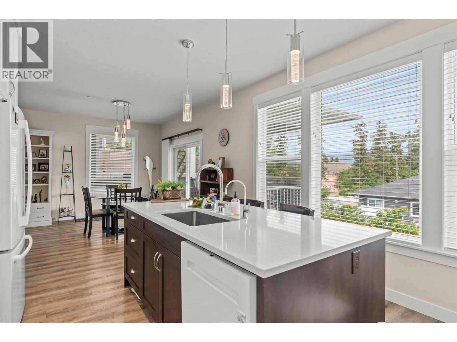 3270 Birban Avenue - 24