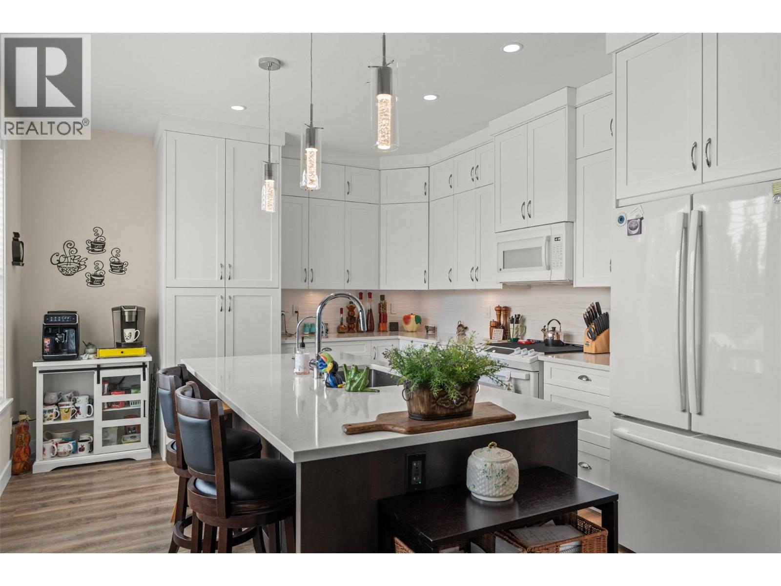 3270 Birban Avenue - 21