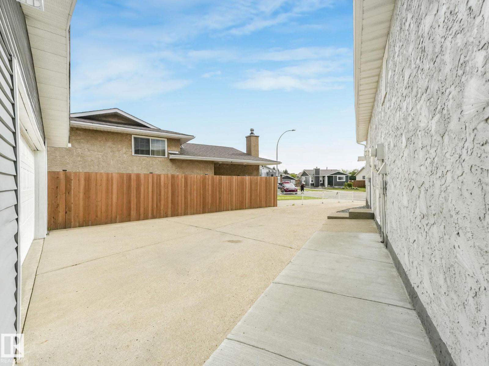 180 DUNLUCE RD NW — photo 24