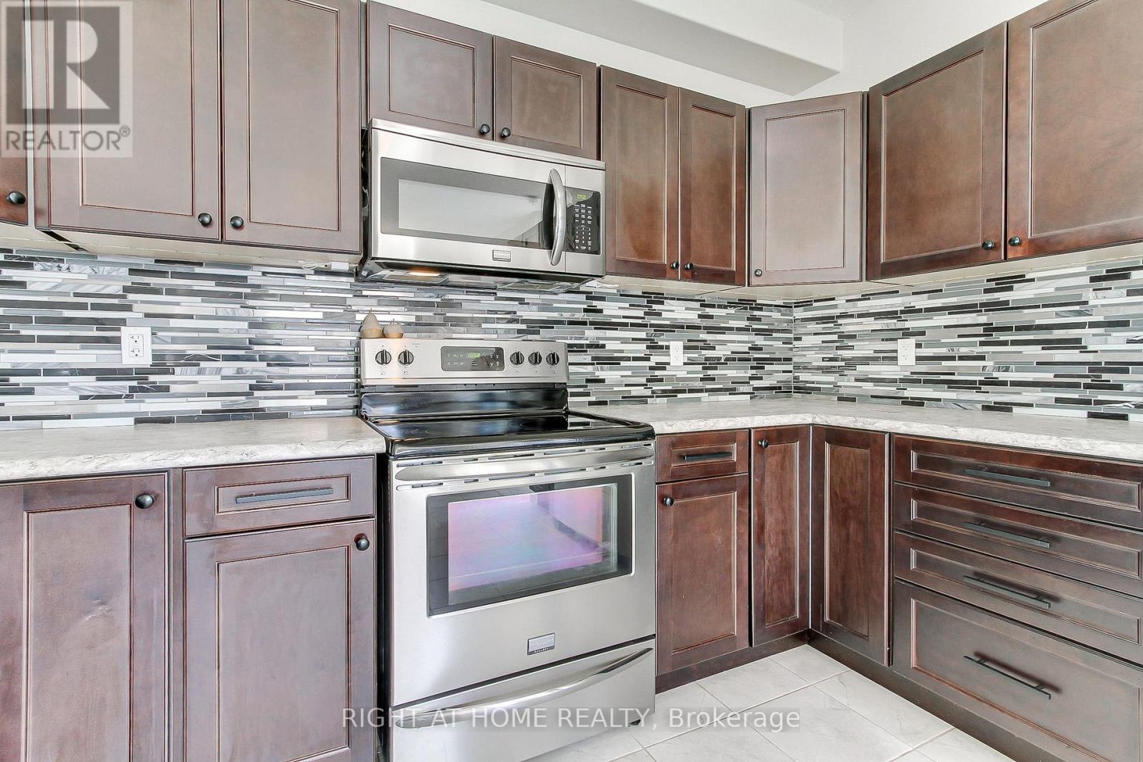 58 CARLETON TRAIL - 14