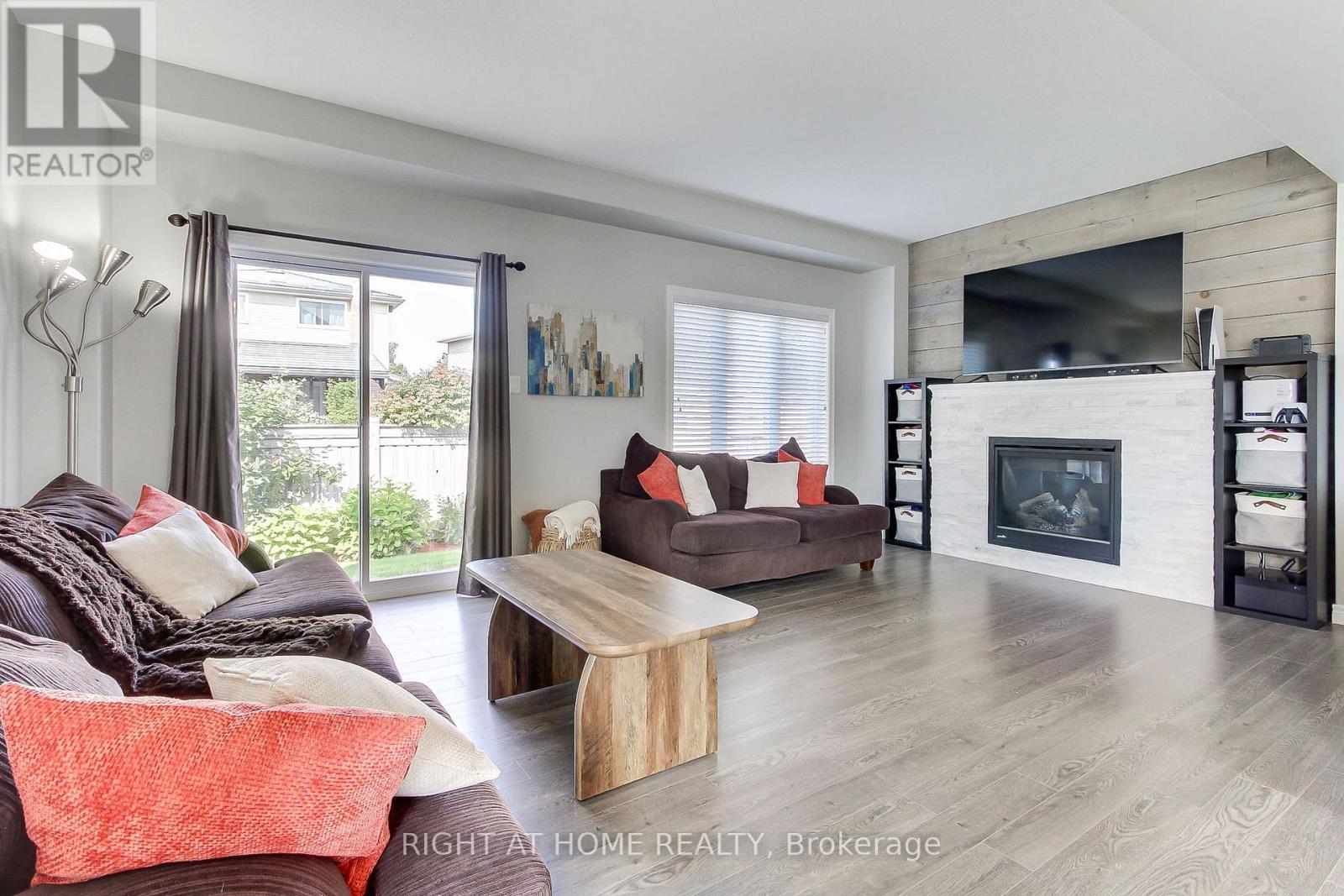 58 CARLETON TRAIL - 18