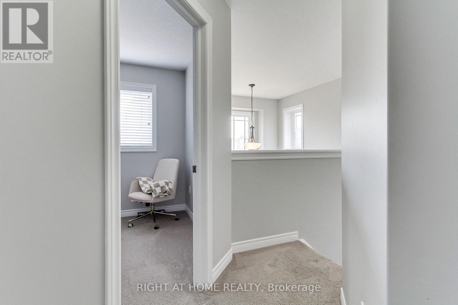 58 CARLETON TRAIL - 23