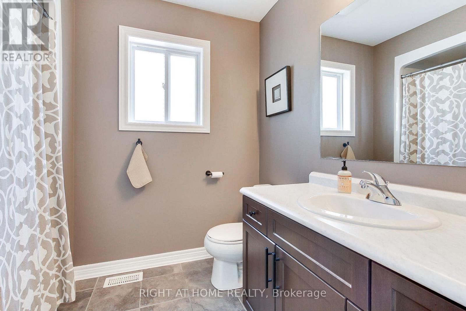 58 CARLETON TRAIL - 33